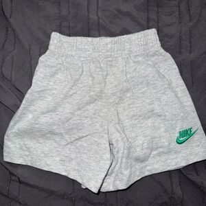 2TvNike Gray Shorts with Green Logo